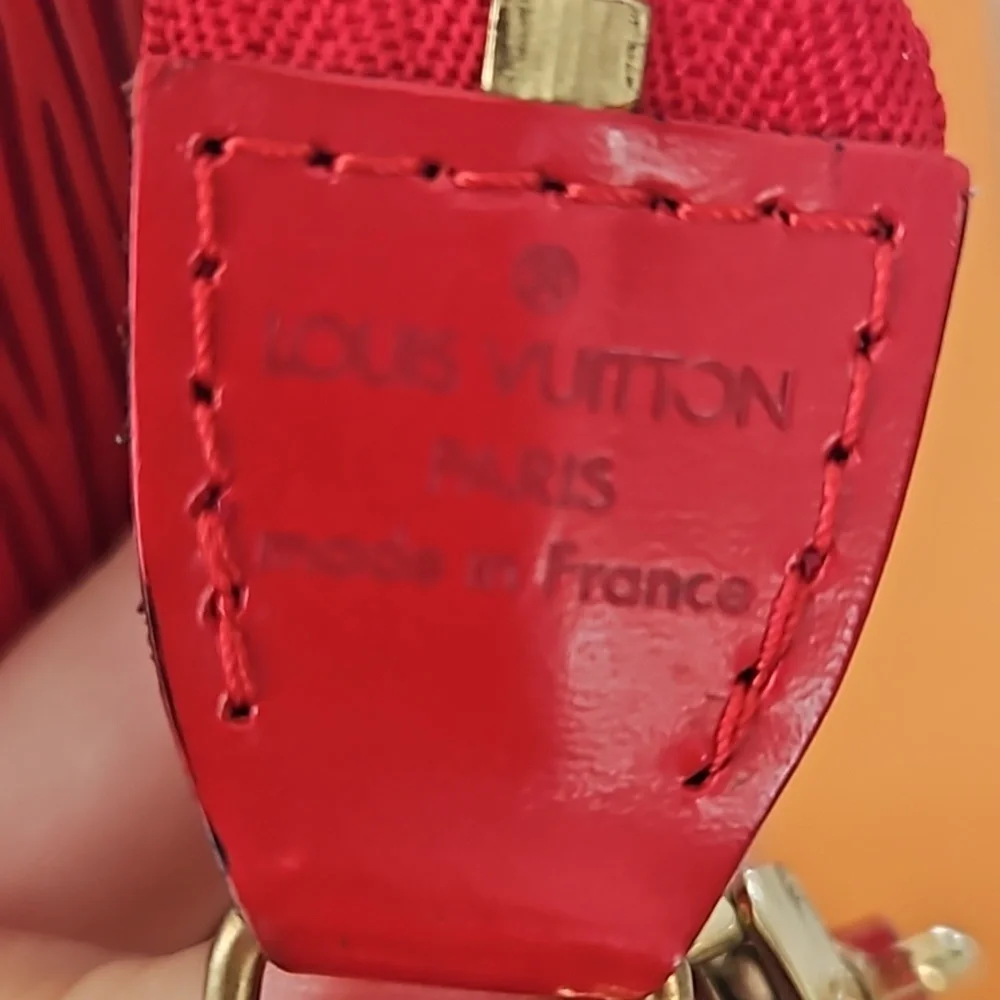 Louis Vuitton Epi Pouch - Picture 5 of 16